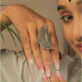 Mansh Silver Statement Finger Ring